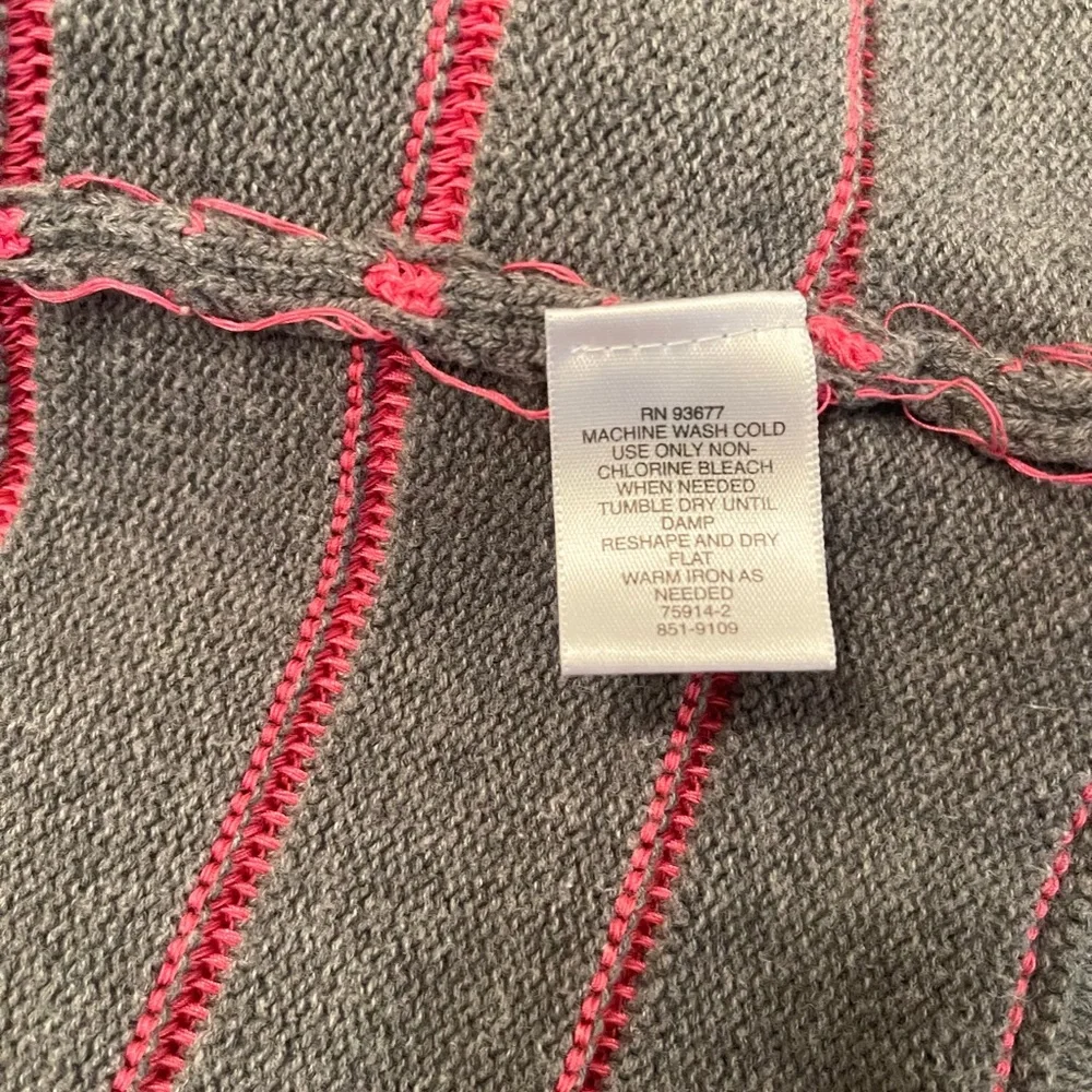 Liz Claiborne measurements 19”